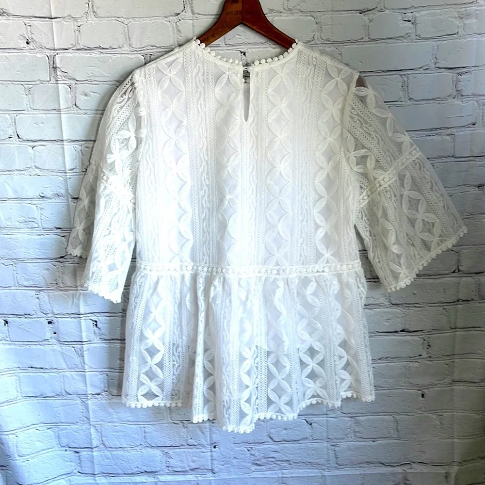 Chicwish White Lace Blouse Size L/XL - Picture 3 of 4